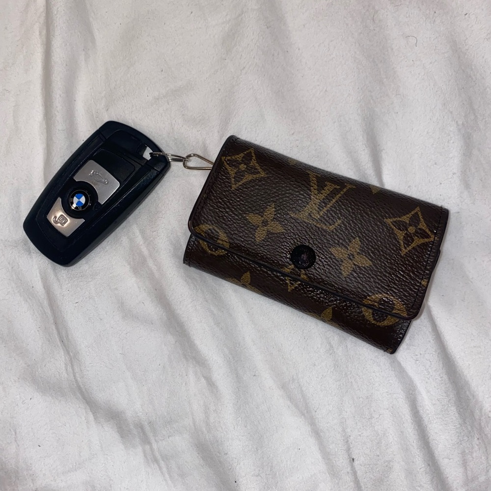 Louis Vuitton 6 Key Holder Fuschia